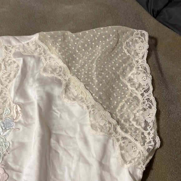 Vintage Beth Lingerie Nightgown. - Picture 8 of 16